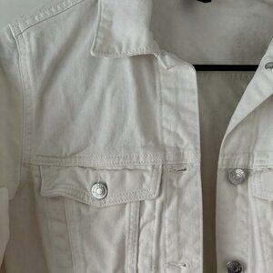 XS H&M White Jean Jacket (NEVER WORN)